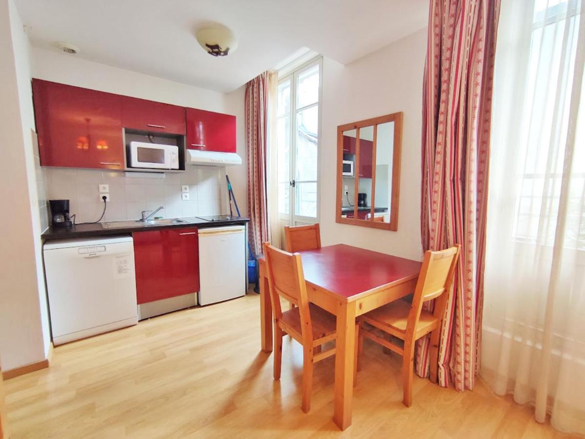 Le Bouquetin, Studio, Centre Luchon, Wifi, Casier A Skis, Ascenseur, 3 Personnes Bagneres-de-Luchon Exterior foto