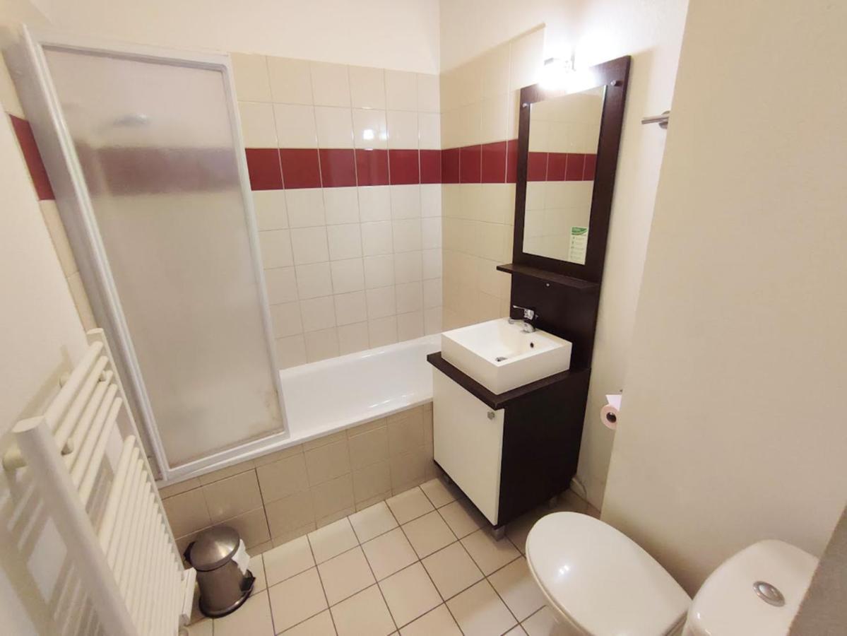 Le Bouquetin, Studio, Centre Luchon, Wifi, Casier A Skis, Ascenseur, 3 Personnes Bagneres-de-Luchon Exterior foto