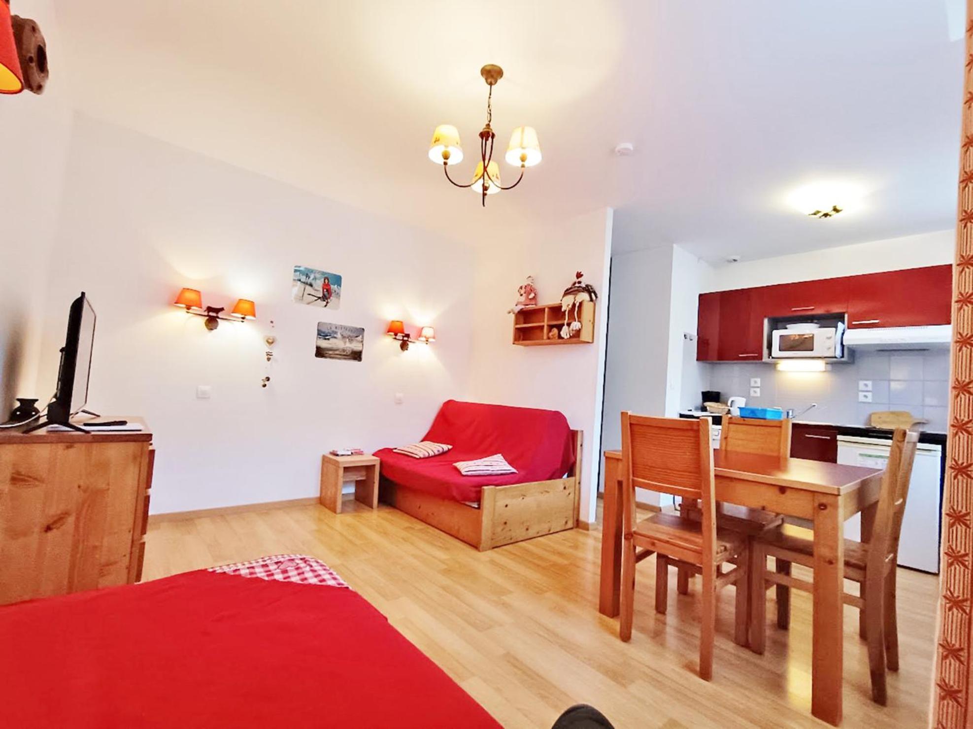 Le Bouquetin, Studio, Centre Luchon, Wifi, Casier A Skis, Ascenseur, 3 Personnes Bagneres-de-Luchon Exterior foto