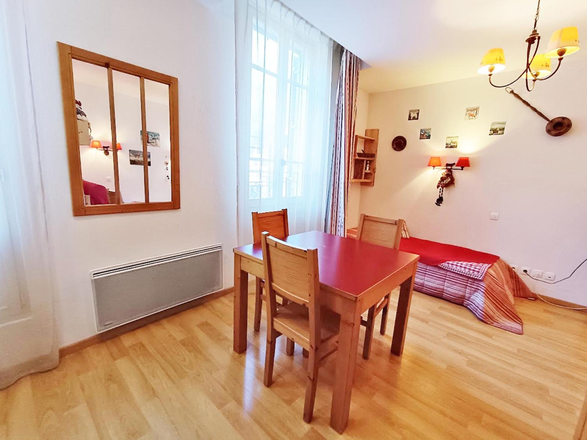 Le Bouquetin, Studio, Centre Luchon, Wifi, Casier A Skis, Ascenseur, 3 Personnes Bagneres-de-Luchon Exterior foto